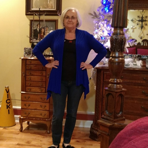 Boutique Sweater - Picture 2 of 7